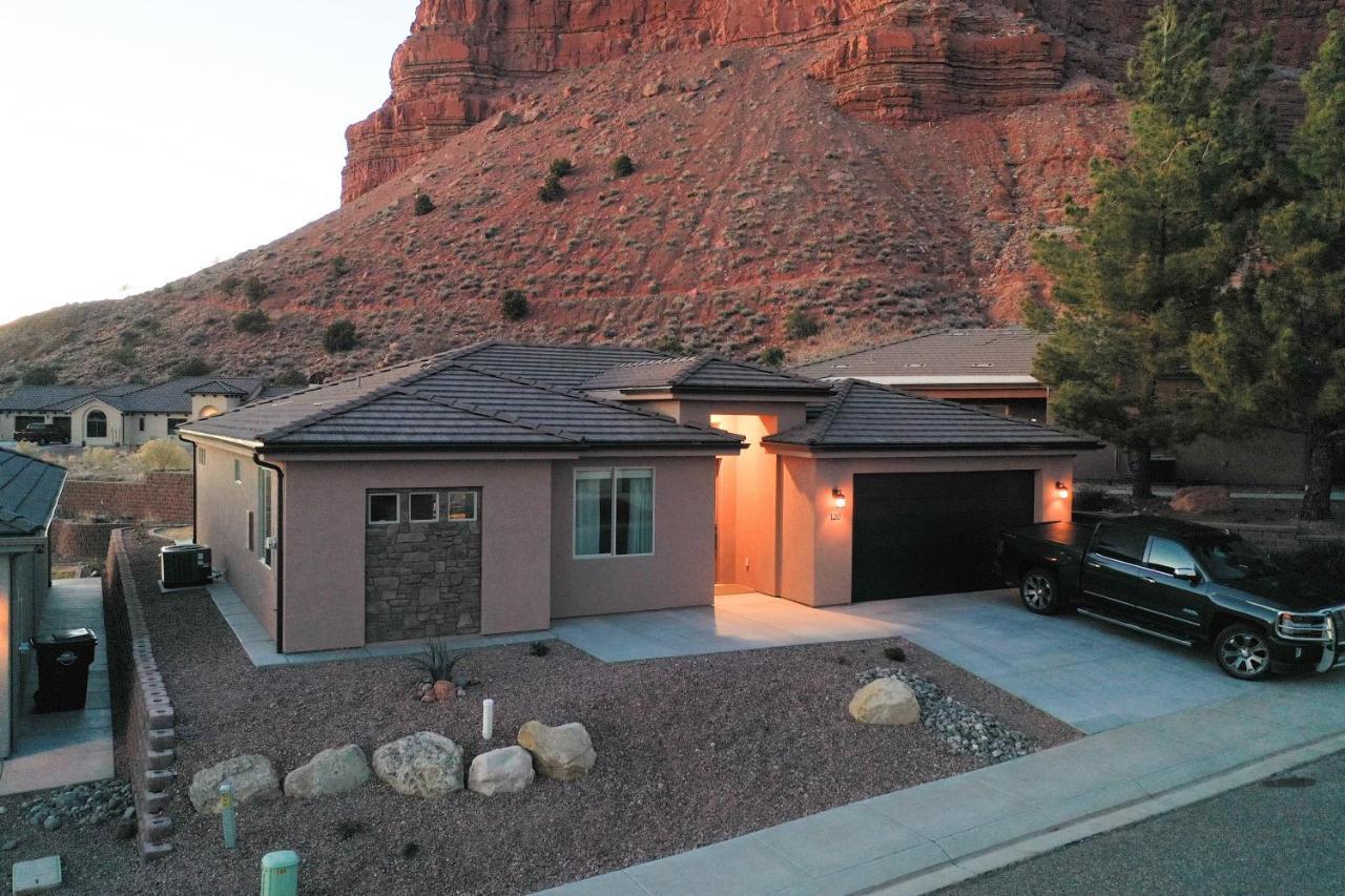 Searchers Hideaway At Kabab - New West Holiday home *